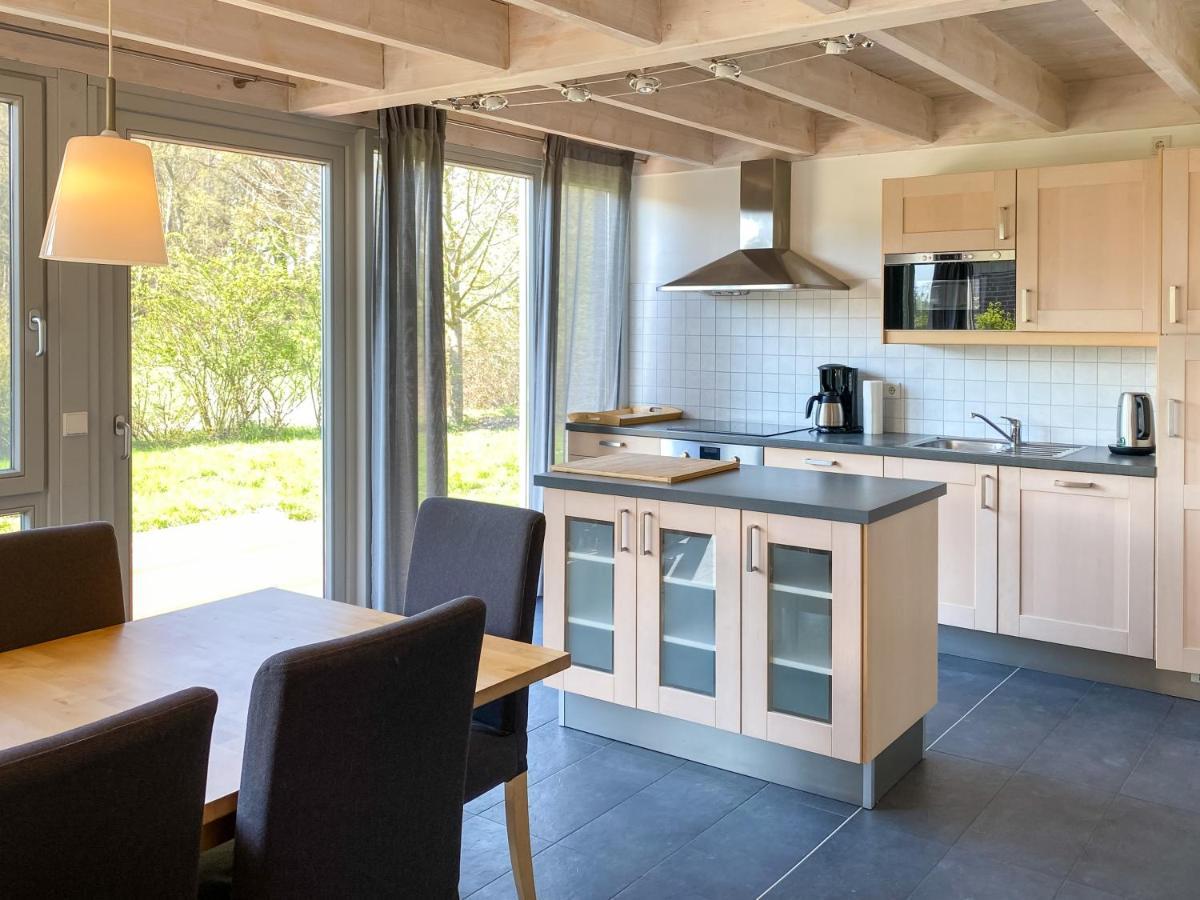 Ferienhaus Wiesengefluester W10 - Mit Sauna, Kamin Und Garten Röbel エクステリア 写真