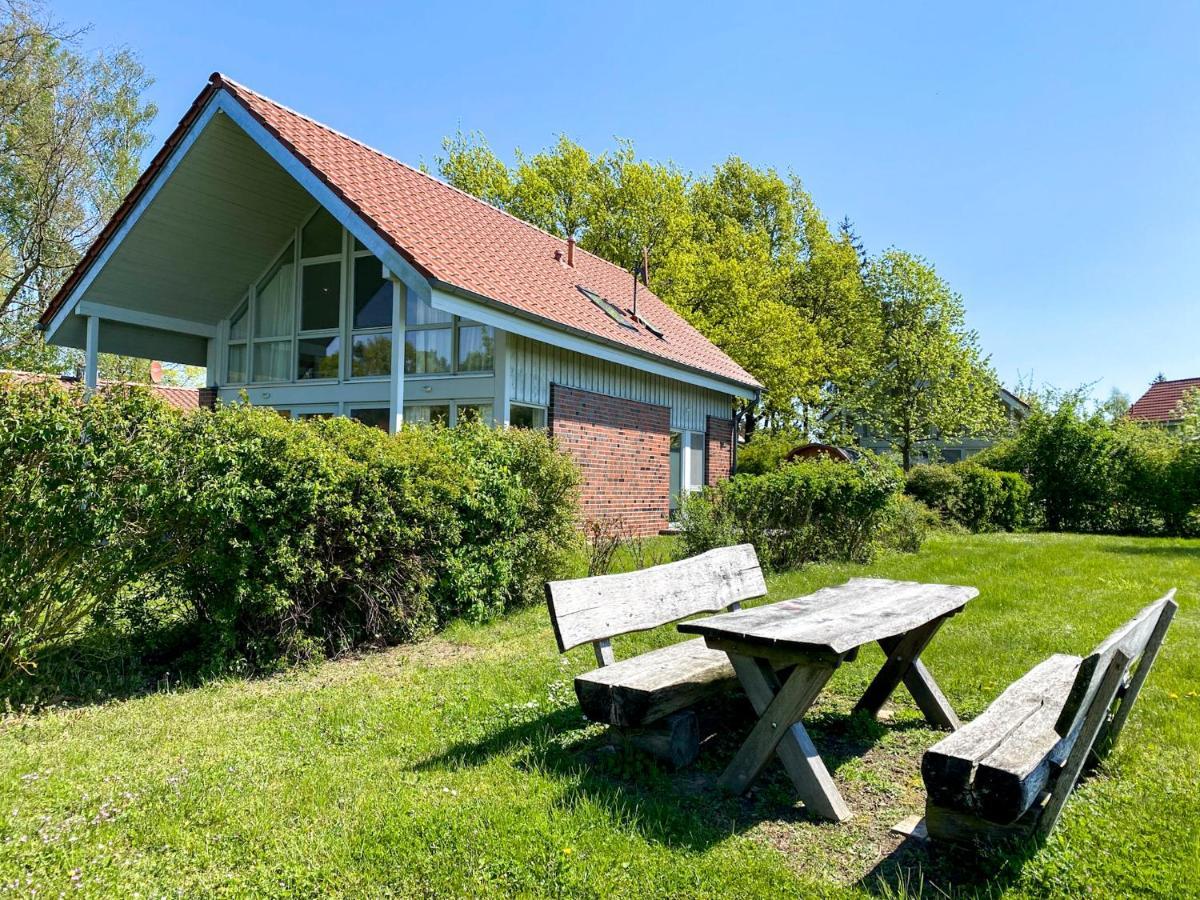 Ferienhaus Wiesengefluester W10 - Mit Sauna, Kamin Und Garten Röbel エクステリア 写真