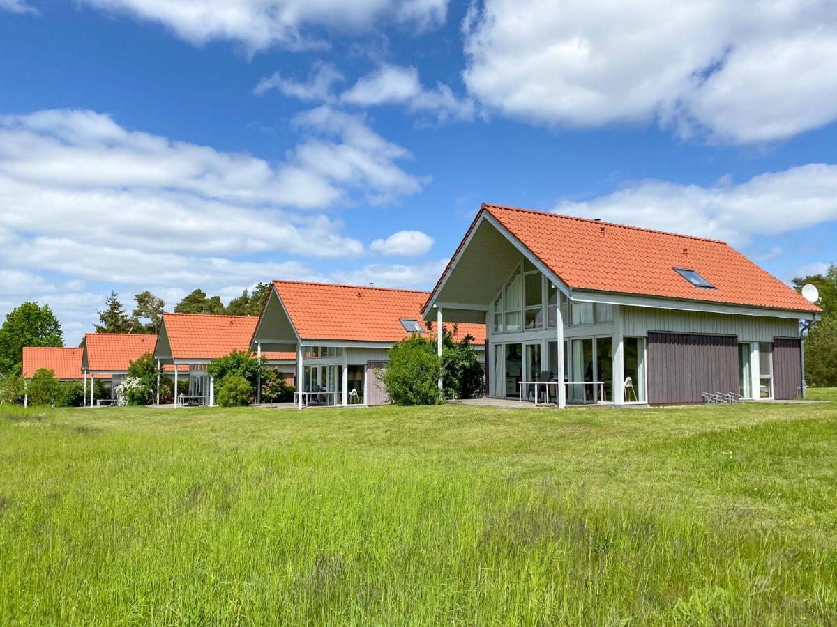 Ferienhaus Wiesengefluester W10 - Mit Sauna, Kamin Und Garten Röbel エクステリア 写真