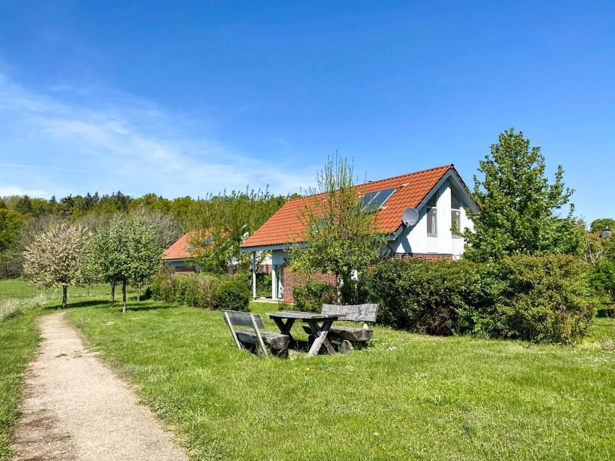 Ferienhaus Wiesengefluester W10 - Mit Sauna, Kamin Und Garten Röbel エクステリア 写真